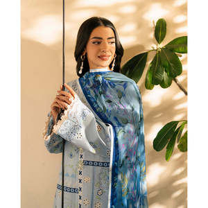 QALAMQAR เสื้อเชิ้ตผ้าลินินปักลายระบายอากาศสำหรับผู้หญิงช่วงฤดูร้อน 3 ชิ้น ชุดกางเกงผ้าชีฟองพิมพ์ลายพร้อมผ้าคลุมไหล่-BIC-4717 - Product Image 5