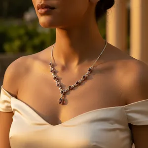 Collar de Plata con Cuentas Finas de Granate para Mujer - Product Image 1