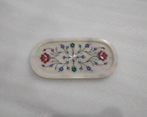 Elegante bandeja de resina blanca con diseño floral Bandeja decorativa hecha a mano para el hogar Cocina Mesa y propósito de regalo - Product Image 3