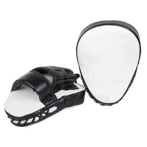 แผ่นซ้อมหนังคุณภาพสูง ทนทาน สำหรับฝึกซ้อม MMA และมวย พร้อมโลโก้สั่งทำ OEM น้ำหนักเบาและสวมใส่สบาย - Product Image 1