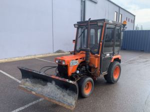 Tracteur à roues Kubota B7100 4WD, marque Deer, avec moteur Mitsubishi de 70/90/100 CV, transmission automatique 4x4, type de tracteur à marche automatique - Product Image 3
