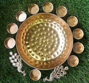 Moderna Tazón de Hierro Grabado con Diseño Antiguo, Tazón para Mezclar Alimentos, Vajilla para Cocina y Comedor, Ensaladera, Frutero, para Uso en el Hogar y Hoteles - Product Image 1