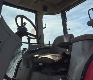 Tractor Agrícola Massey Ferguson Serie 5700 6270 DYNA 4x4 de 70HP con Motor, Caja de Cambios, Bomba, Rodamientos y Ruedas Usadas - Product Image 5