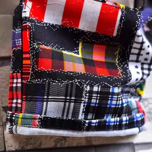 กางเกงยีนส์ขาสั้นทรงเรกูลาร์ฟิตแบบตัดเย็บผ้าเดนิม  แบบวอช  แบบแพทช์เวิร์ค - Product Image 2