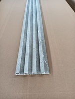 Panneaux muraux modernes cannelés en bois composite plastique WPC pour l'intérieur de la maison Panneau décoratif Panneaux de persienne de revêtement mural en PVC
