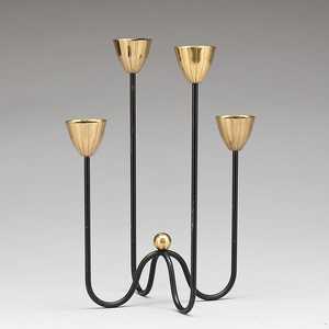 Porte-bougie moderne en métal doré avec motifs géométriques, idéal pour les appartements élégants, les bureaux et les salons contemporains. - Product Image 4