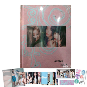 ITZY Motto 12º Mini Álbum [Photobook Versión A] CD con 3 Fototarjetas, Pegatinas, Postales, Marcadores, Póster Plegable, Bloc de Notas, K-Pop - Product Image 1