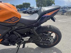 Motocicleta Ninja 650 ABS 2025 - Product Image 6