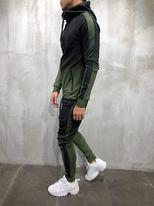 Últimos Conjuntos Deportivos de Estilo Degradado Más Vendidos a Precio Económico con Cuello con Cremallera, Conjuntos Deportivos OEM, Colección de Conjuntos Deportivos para Hombre en Tendencia - Product Image 3