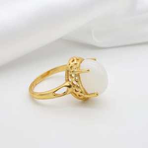 Anillo informal de moda de 18 quilates chapado en oro Natural Rainbow Moonstone Designer Everyday para mujer Corte ovalado Latón chapado en oro de 18 quilates - Product Image 2