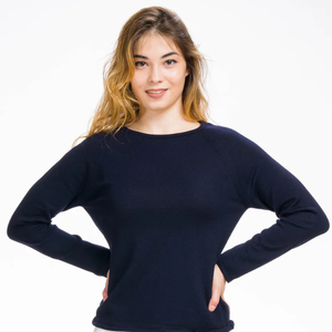 Suéter Elegante e Informal para Mujer Gioconda con Cuello de Lazo en la Parte Delantera, 100% Lana Merino Virgen, Tejido Plano Fino, Personalizado para Invierno, Hecho en Italia - Product Image 2