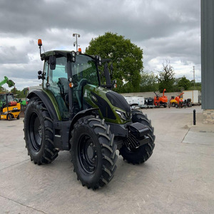 Tracteur mini Valtra G135 homologué CE, 50-55 CV, 4 roues motrices, avec cabine - Product Image 1