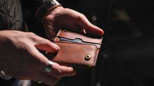 LTW-0041ใส่บัตรแบบสั้นกระเป๋าสตางค์วินเทจแบบพับสามทบหนังแท้แบบเปิดปิดได้ทุกเพศ - Product Image 5