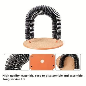 แปรงนวดขนแมวแบบโค้ง 3 in 1 พร้อมที่เก็บขนสัตว์เลี้ยง ของเล่นหนูแบบแขวน และฐานรองข่วนพรม - Product Image 3