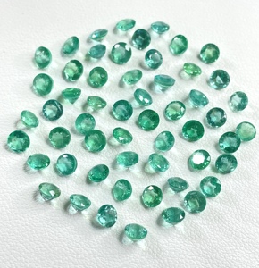 Esmeralda Zambiana 100% Natural, Corte Redondo de 3.5-4.5mm, 42.05 Quilates, Color Verde Medio, Gema Suelta para Joyería al Mejor Precio - Product Image 3