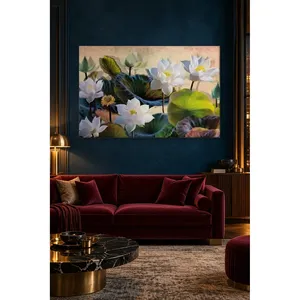 Impression sur toile de fleurs de lys d'eau blanches sur fond beige Fida - Product Image 2