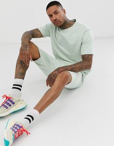 Vente en gros d'ensembles de vêtements de rue d'été pour hommes de haute qualité t-shirt à manches courtes et pantalon court séchage rapide caractéristique motif imprimé décontracté - Product Image 2