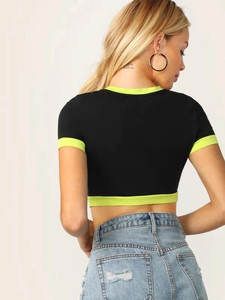 Camiseta recortada de ajuste holgado de Color negro más a la moda para mujer con cuello redondo camisetas cortas teñidas en negro 2024 - Product Image 3