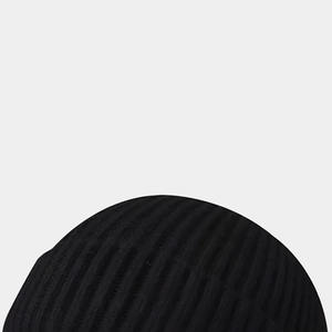 Gorros unisex cálidos y elegantes hechos de acrílico suave, perfectos para usar en invierno, moda casual o para publicidad. - Product Image 4