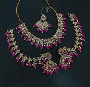 Joyería elegante, función de boda india, piedra CZ tachonada con collar de trabajo de perlas, conjunto de pendientes con cadena para el cabello y conjunto Mangtika - Product Image 2