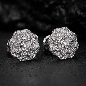 Pendientes de Moissanita con Diseño de Racimo de Flores en Plata con Engaste Pavé, Pendientes Brillantes, Joyería Elegante para Uso Diario - Product Image 3