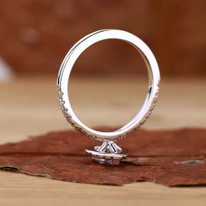 Bague de fiançailles Halo faite à la main, taille poire, micro-pavé, sertie de pierres de laboratoire, pour femme, cadeau d'anniversaire idéal, certifiée GIA - Product Image 4