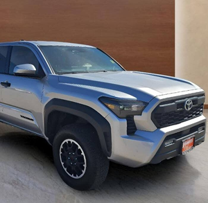 Toyota Tacoma TRD Off-Road Double Cab 4x4 2024 d'occasion en parfait état, sièges en cuir, 5 places, conduite à gauche, caméra de recul, écran tactile - Product Image 1