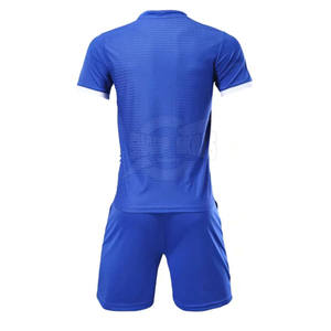 Conjunto de uniforme deportivo cómodo para equipos de fútbol de secado rápido hecho por profesionales - Product Image 2