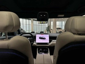 Nueva Minivan Eléctrica de Lujo, 140 kWh, 612 HP, 450 kW, Tracción en las Cuatro Ruedas, 822 km de Autonomía CLTC, Carga Ultra Rápida, 0 km, Asientos de Cuero, R18 - Product Image 4