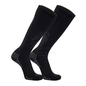Chaussettes de sport durables avec tissu doux et respirant, parfaites pour les hommes et les femmes, idéales pour l'entraînement et l'exercice. - Product Image 5