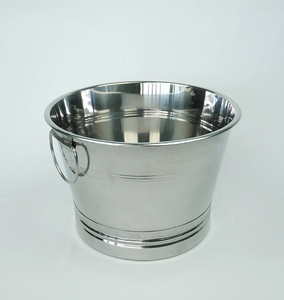 Seau à glace en métal poli à large ouverture pour un accès facile. Construction durable disponible à un prix avantageux. - Product Image 1