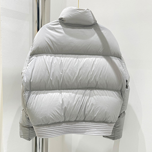 Chaqueta de Invierno Acolchada Personalizada OEM 2025 para Mujer, Chaqueta Corta de Alta Calidad para Exteriores, Abrigo Cálido con Bordado, Chaqueta de Burbujas - Product Image 6