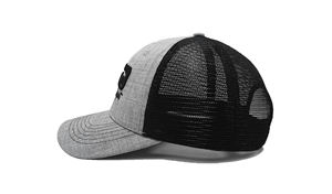 Casquette de camionneur à bord incurvé avec logo personnalisé et broderie, casquette en maille respirante et structurée à 6 panneaux, fabriquée en usine au Vietnam - Product Image 4