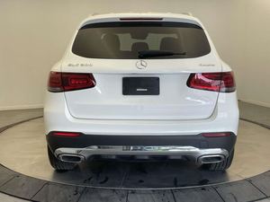 รถ SUV ปี 2020 รุ่น GLC 300 4MATIC ขับเคลื่อนสี่ล้อ ไมล์น้อย เครื่องยนต์สมบูรณ์แบบ แพ็คเกจหรู ระบบเกียร์อัตโนมัติ 9 สปีด กำลัง 255 แรงม้า สภาพดีเยี่ยม - Product Image 2