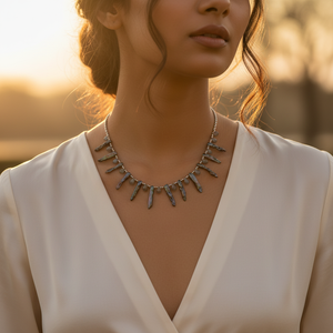 Collier unique en perles naturelles, accessoire de bijouterie élégant - Product Image 2