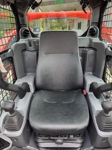 เครื่องจักรก่อสร้างประสิทธิภาพสูง รถตักตีนตะขาบมือสอง Kubota SVL75‑3 เครื่องจักรป่าไม้แบบ Skid Steer สำหรับขาย - Product Image 4