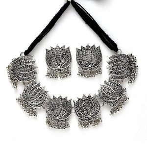 Conjunto de Joyería Nupcial Kundan Chapado en Oro Vintage con Diseño de Loto y Ojo de Buey Redondo con Perla para Boda y Regalo - Product Image 1