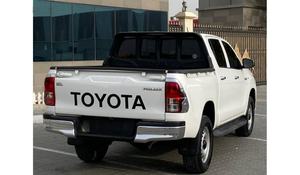 CAMIONETA HILUX 2022 USADA A BAJO PRECIO, TRACCIÓN EN LAS CUATRO RUEDAS, ASIENTOS DE CUERO, CONTROL DE CRUCERO, AUTOMÁTICA, 5 PLAZAS, CÁMARA TRASERA DE 360°, LUCES HALÓGENAS - Product Image 3