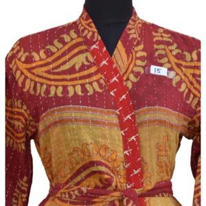 Kimono Kantha Loose Winter Bohemian Chaqueta hecha a mano Cinturón Cuello en V Multicolor Loungewear Robe - Product Image 2