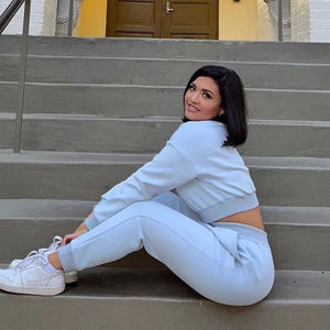 Concevez votre survêtement personnalisé pour femmes sweat-shirt décontracté pour femmes sweat à capuche pantalon de survêtement deux pièces confortable Service OEM - Product Image 4