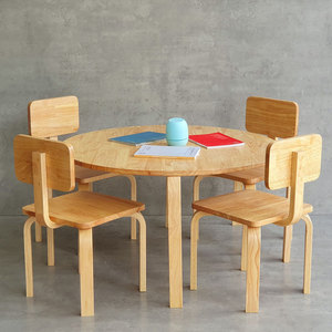 Ensemble table et 4 chaises pour enfants de style scandinave moderne en bois massif pour l'école par KGD032 - Product Image 3