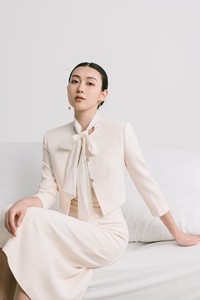 Las mejores ventas de media manga de cuello redondo chaqueta de mujer ropa de verano CLIO CIRCLE JACKET 60% triacetato 40% poliéster Vietnam - Product Image 4