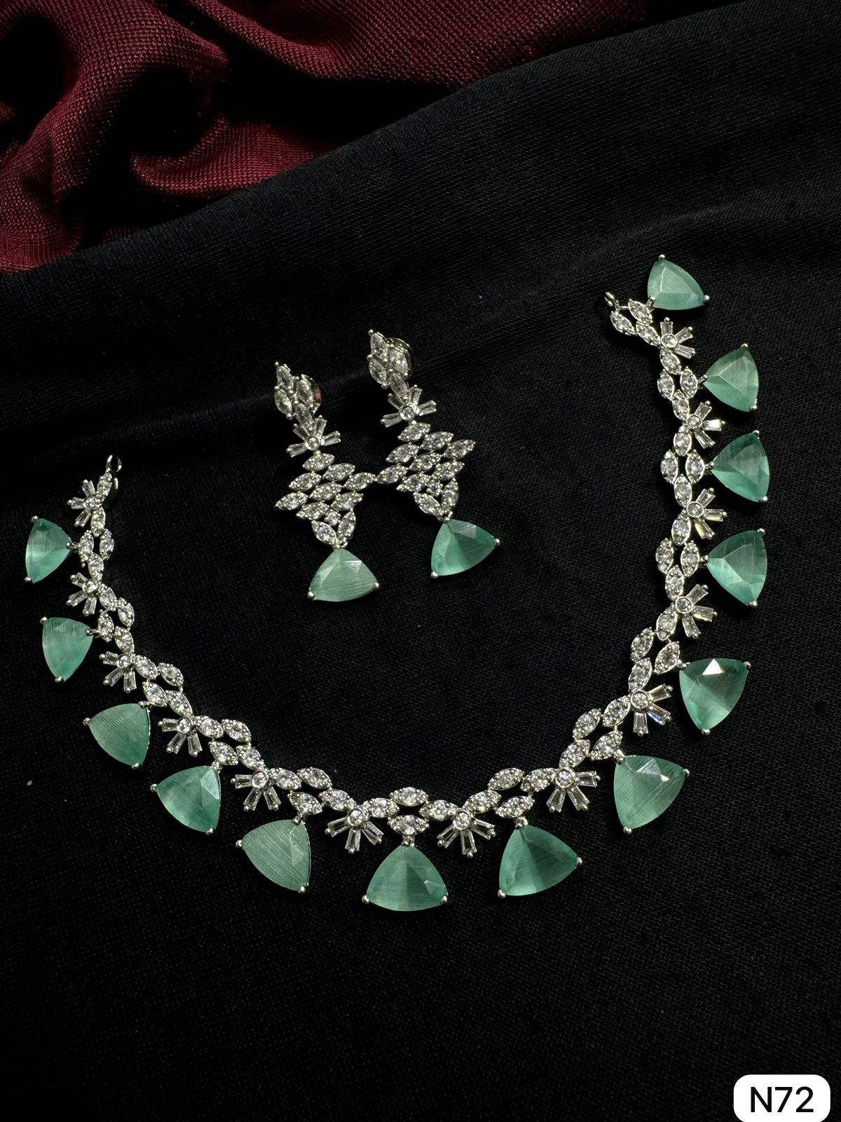 สีเขียว