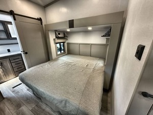 2025 KEYSTONE MONTANA HIGH COUNTRY 397FB Camper Trailer for Sale for <b>Camping</b> and Travel - Product Image 6