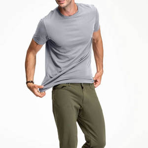 Camiseta OEM con logotipo personalizado impreso para hombre de alta calidad de verano transpirable de secado rápido 100% algodón de manga corta colores básicos - Product Image 3