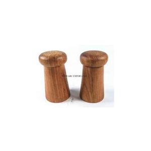 Table en bois naturel sel et poivre décoratifs couleur marron hôtels et restaurants nouveauté sel et poivre faits à la main ensemble de 2 - Product Image 1