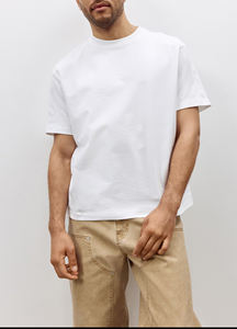 Camiseta Corta Cuadrada para Hombre con Logotipo Personalizado, Estilo Urbano Minimalista, Holgada, 100% Algodón, Ecológica - Product Image 4