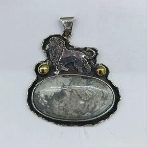 Collar Hecho a Mano con Colgante de Plata de Ley 925 y Turquesa, Diseño Animal, Águila, Lobo, León, Piedra Natural - Product Image 1