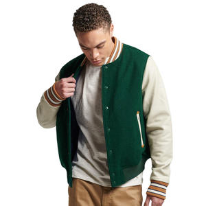 แจ็กเก็ตบอมเบอร์ผ้าซาตินสำหรับผู้ชายแจ็กเก็ตเบสบอลผ้าซาตินเปิดไหล่สีพื้น - Product Image 1