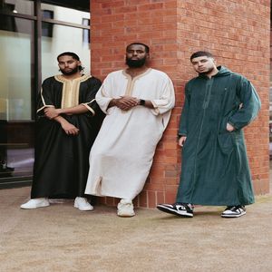 Vente chaude vêtements islamiques à manches courtes hommes Thobe Jubba Pakistan fait nouveauté confortable hommes Jubba à manches courtes personnalisé - Product Image 6